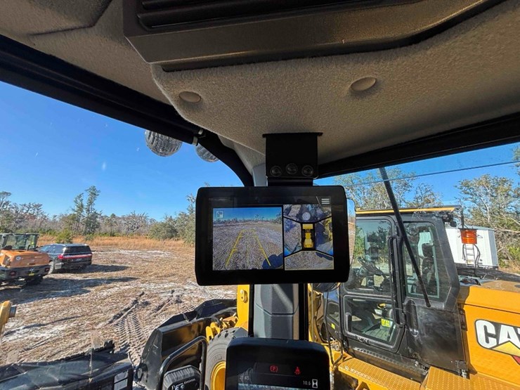 2025-caterpillar-930-image-25