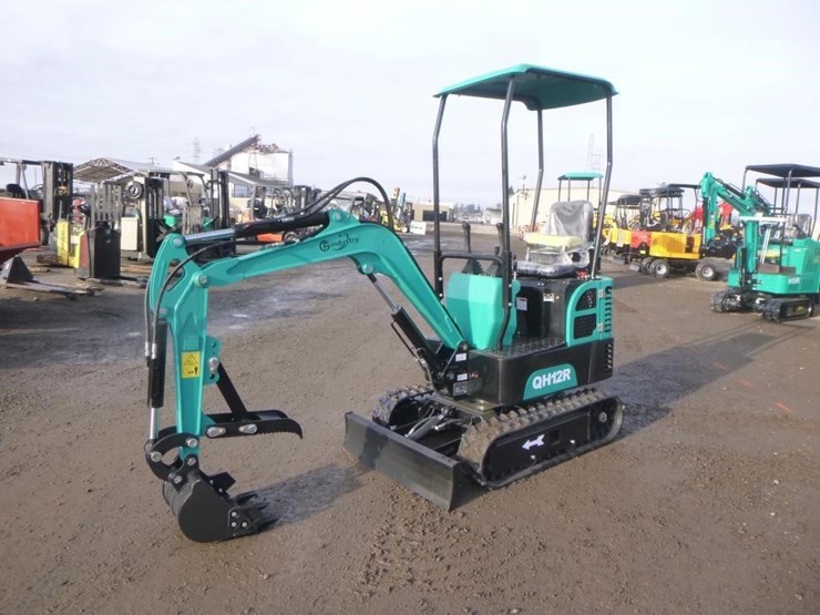 agt-qh12r-hydraulic-excavator-image-1