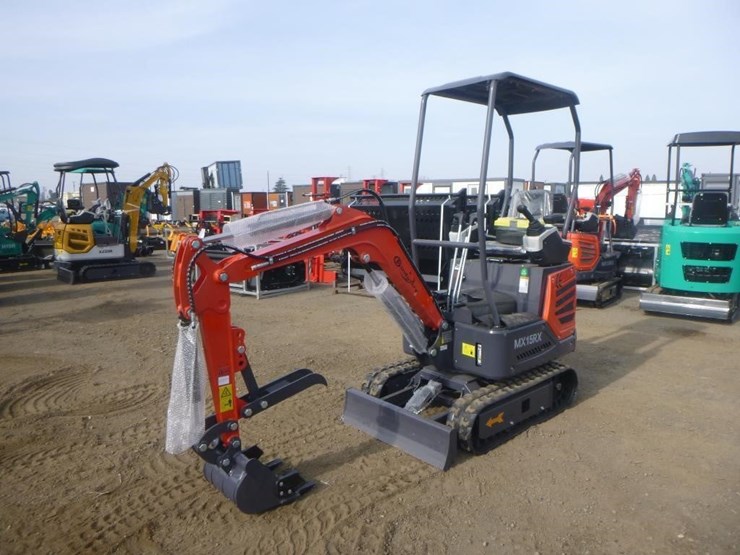 2025-agt-mx15rx-hydraulic-excavator-image-1