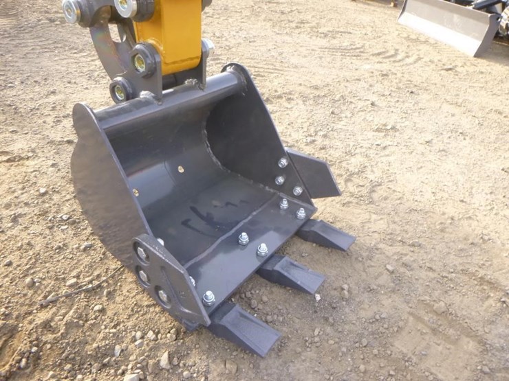 2025-agt-xz20r-hydraulic-excavator-image-9