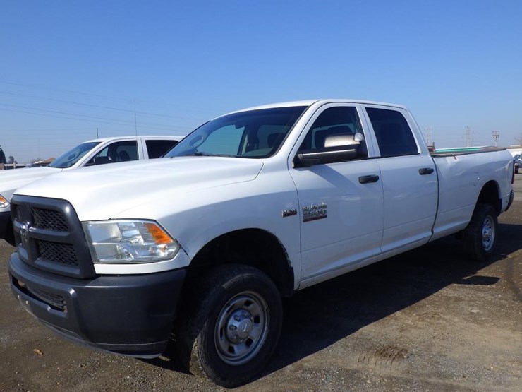 2016-dodge-2500-image-1