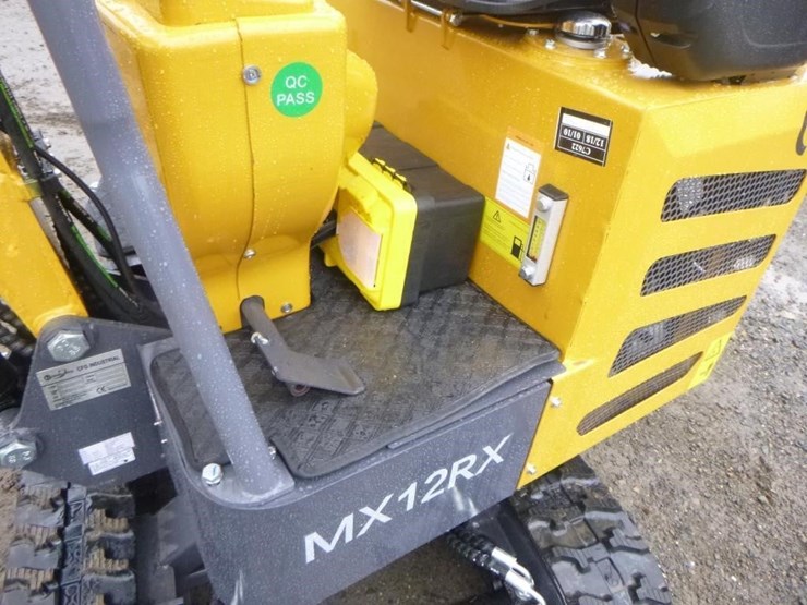 agt-mx12rx-hydraulic-excavator-image-20