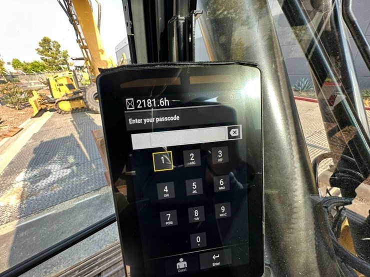 2021-caterpillar-320gc-image-21