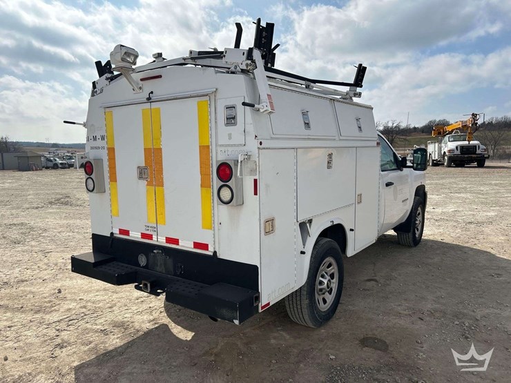 2013-chevrolet-silverado-3500hd-image-3