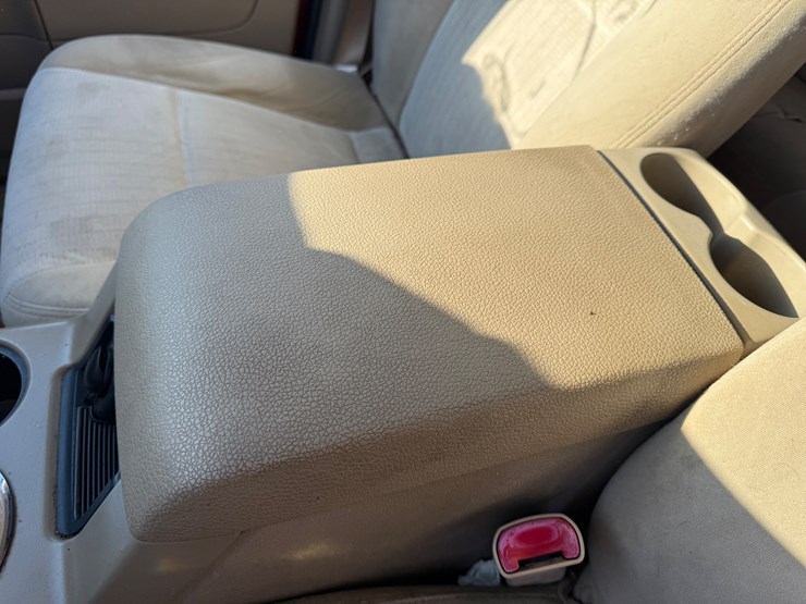 2008-ford-explorer-image-40