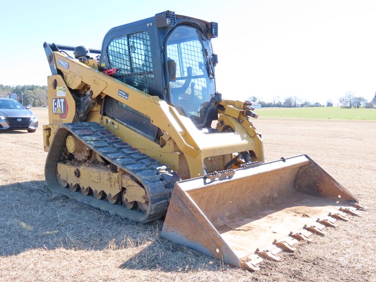 2021-caterpillar-299d3-image-2