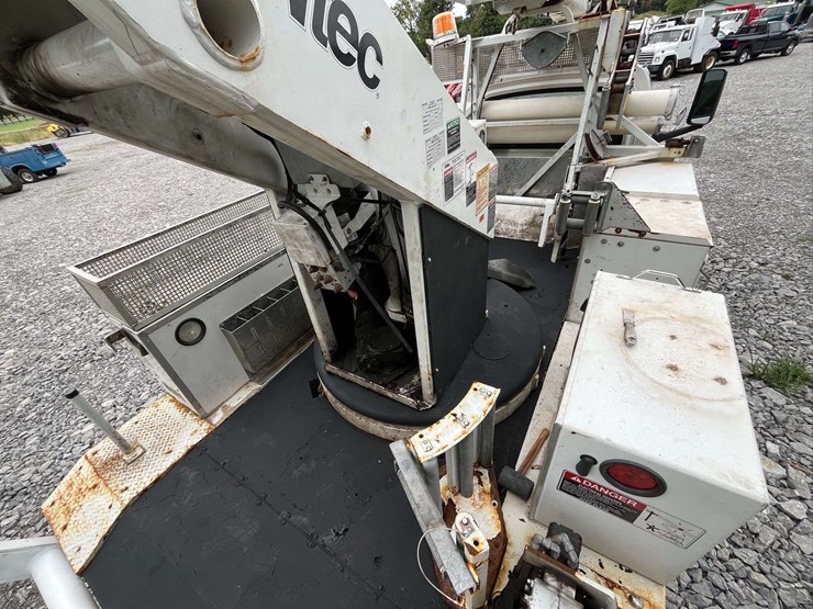 2005-gmc-c8-cable-placer-truck-image-54