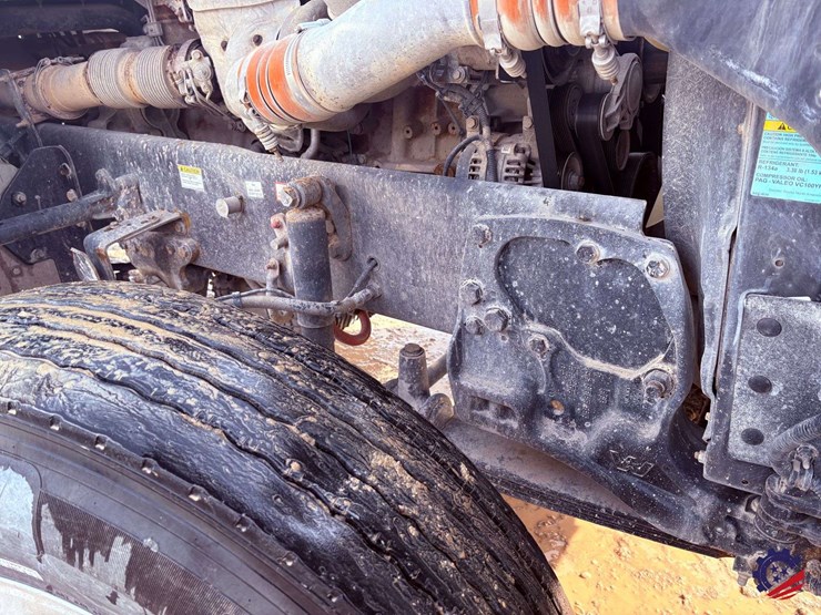 2021-western-star-4900ex-image-38