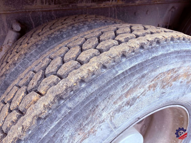 2016-kenworth-t800-image-21