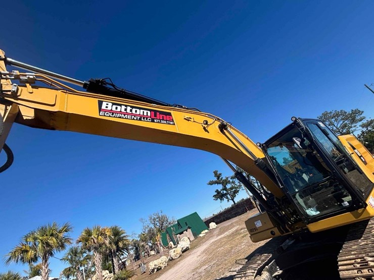 2020-caterpillar-320-image-10