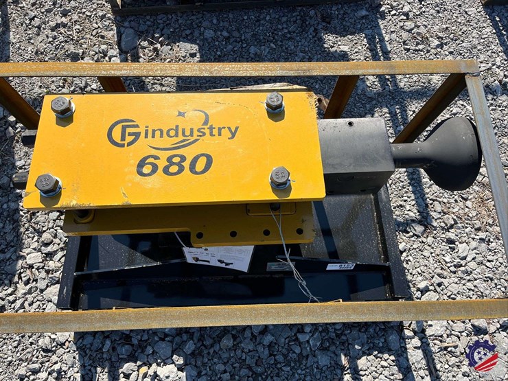 2026-agt-pd680-pz-skid-steer-breaker-attachment-image-4