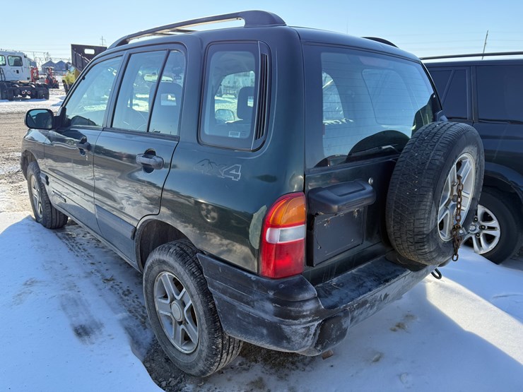 2004-chevrolet-tracker-image-4