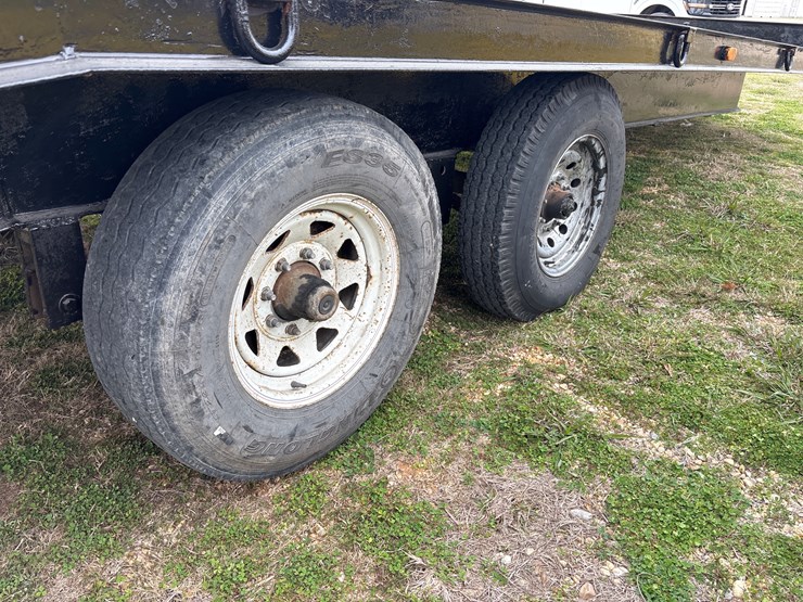 #32200-•-23ft-flatbed-trailer-with-dovetail-|-no-title-image-7