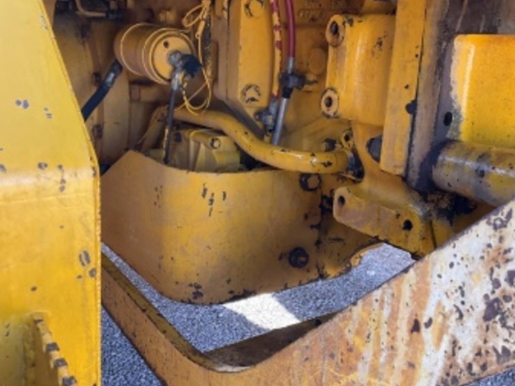 1981-deere-670a-image-30