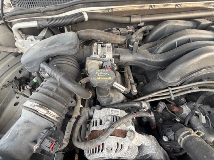 2011-ford-explorer-image-53