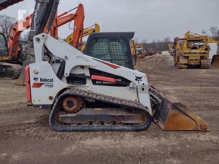 2017-bobcat-t740-image-3