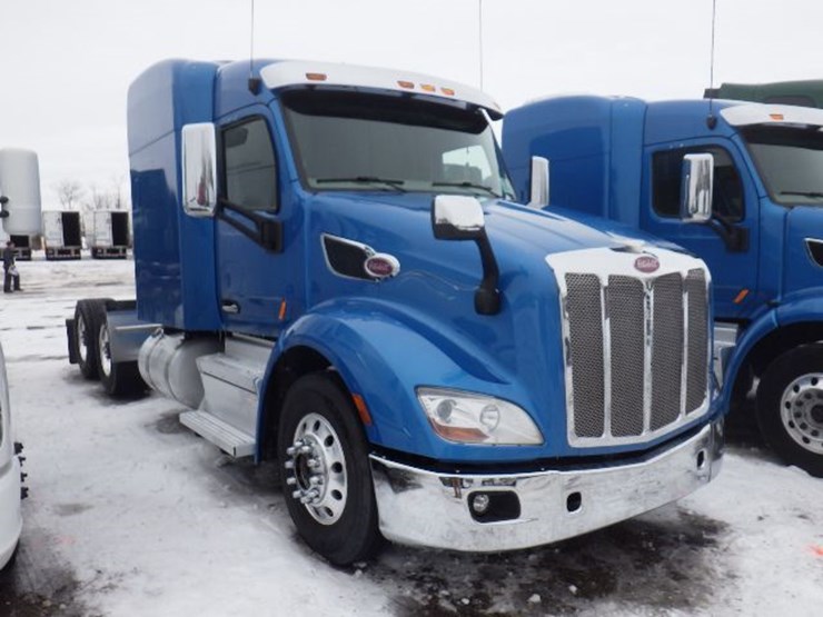 2020-peterbilt-579-image-4