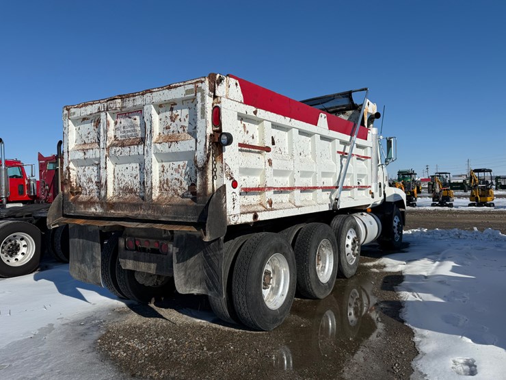 1996-mack-ch613-image-4