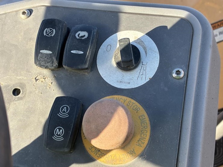 2018-volvo-dd25b-image-12