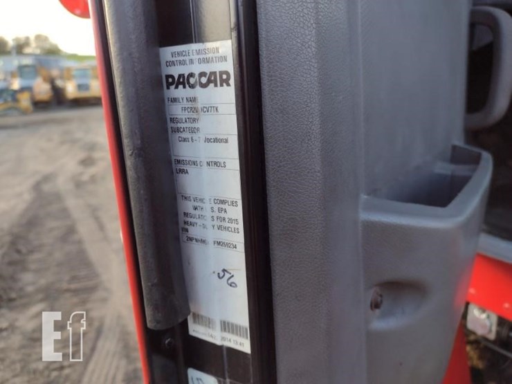 peterbilt-330-image-5