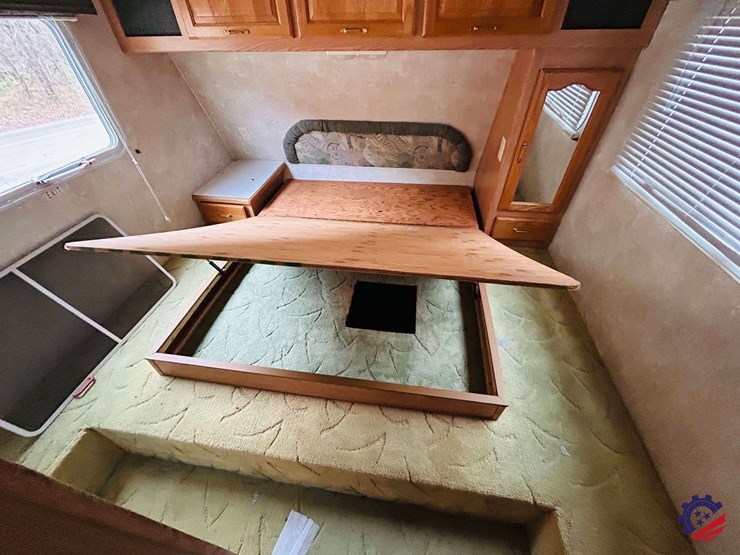 2003-forest-river-wildcat-28rk-t/a-camper-gooseneck-trailer-image-75