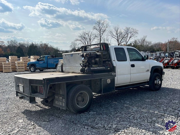 2002-chevrolet-silverado-3500-image-4