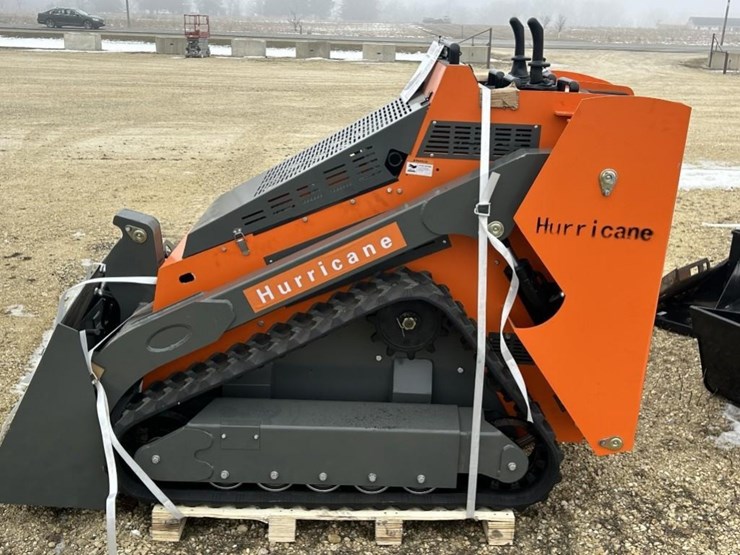 mini-skid-steer-loader-hrc700-image-1