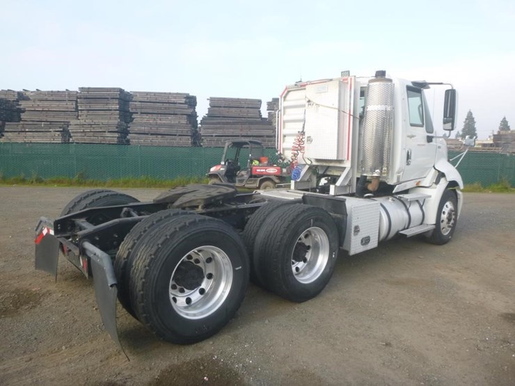 2012-international-prostar-image-3