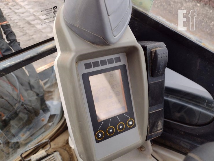 2014-hitachi-zx35u-image-7