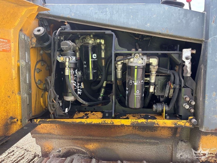 2014-deere-650k-image-23