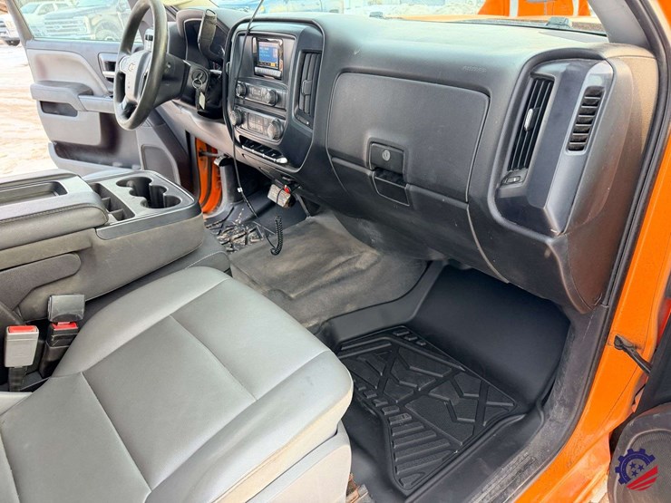 2015-chevrolet-silverado-3500hd-image-40