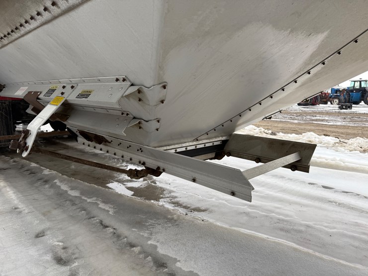 2013-timpte-hopper-bottom-image-23