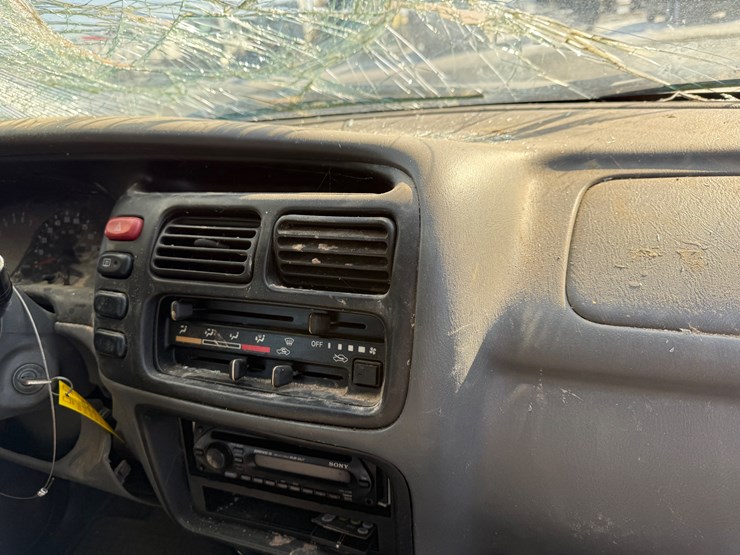 2001-chevrolet-tracker-image-42