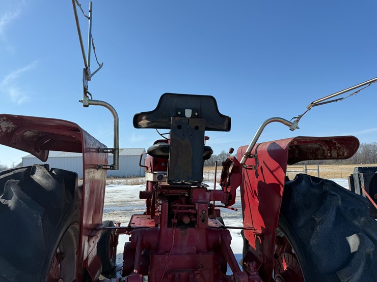 1965-international-706-image-17