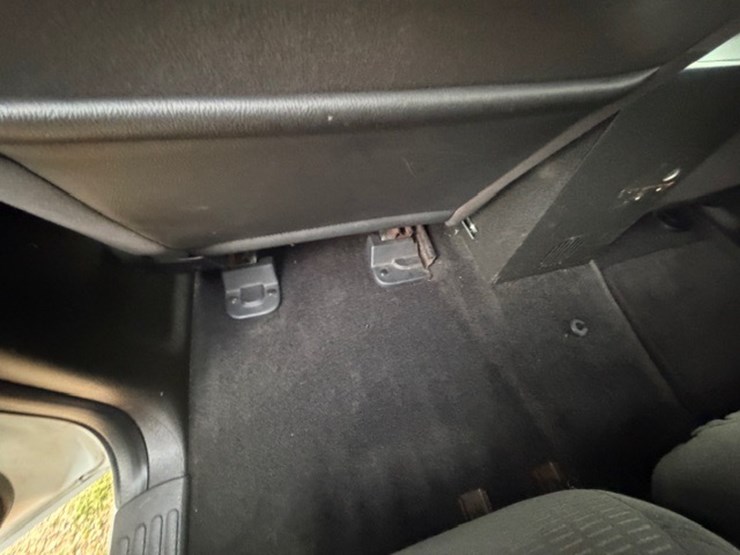 2011-ford-explorer-image-28