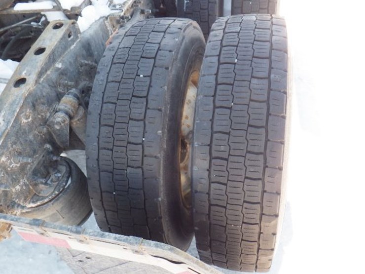 2020-freightliner-cascadia-126-image-6