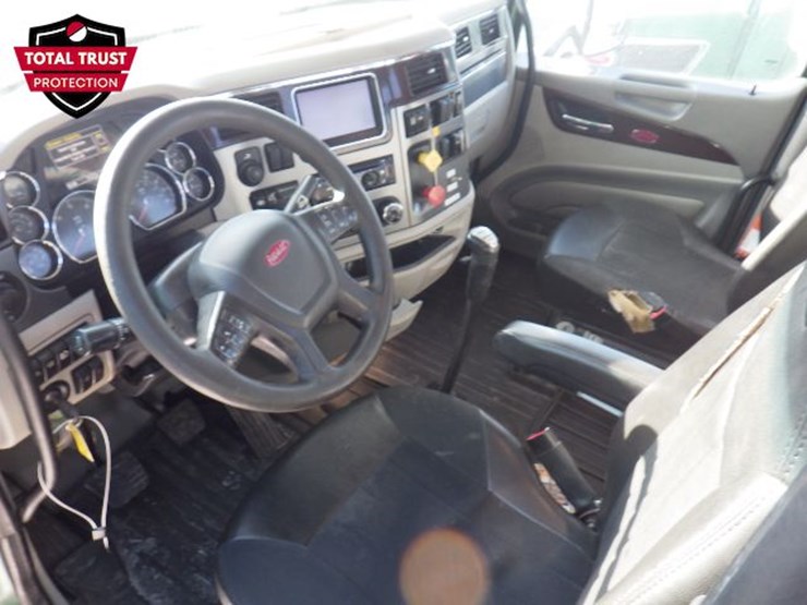 2019-peterbilt-579-image-15