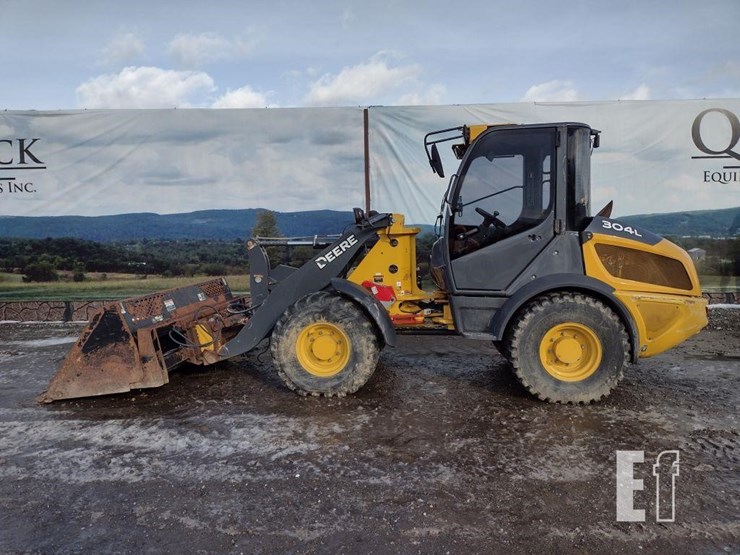 2021-deere-304l-image-1