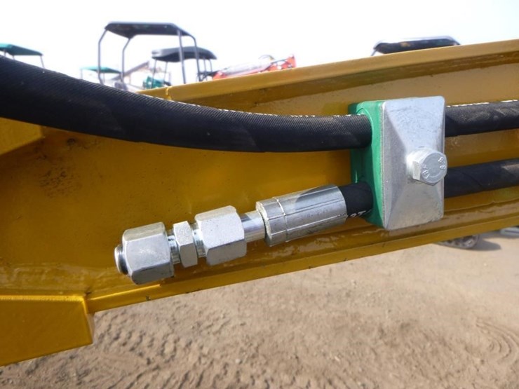 agt-h12r-hydraulic-excavator-image-14