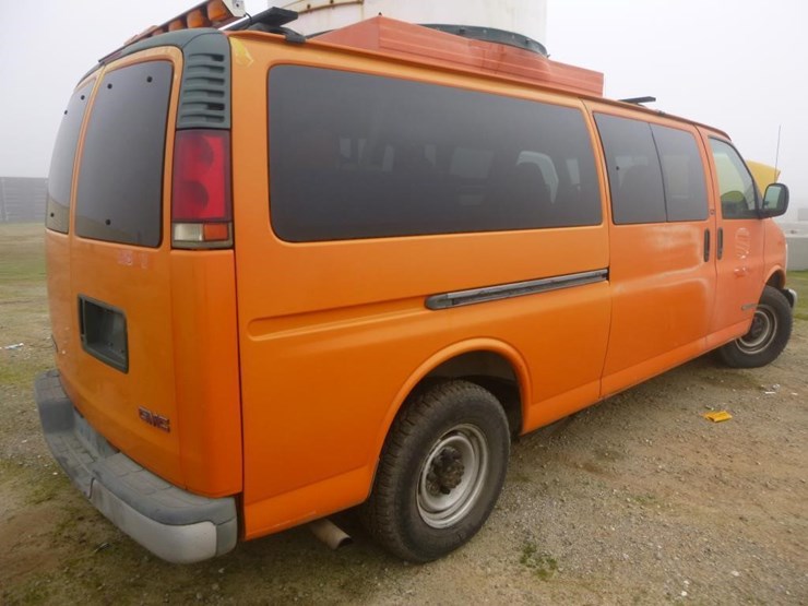 2000-gmc-3500-image-3