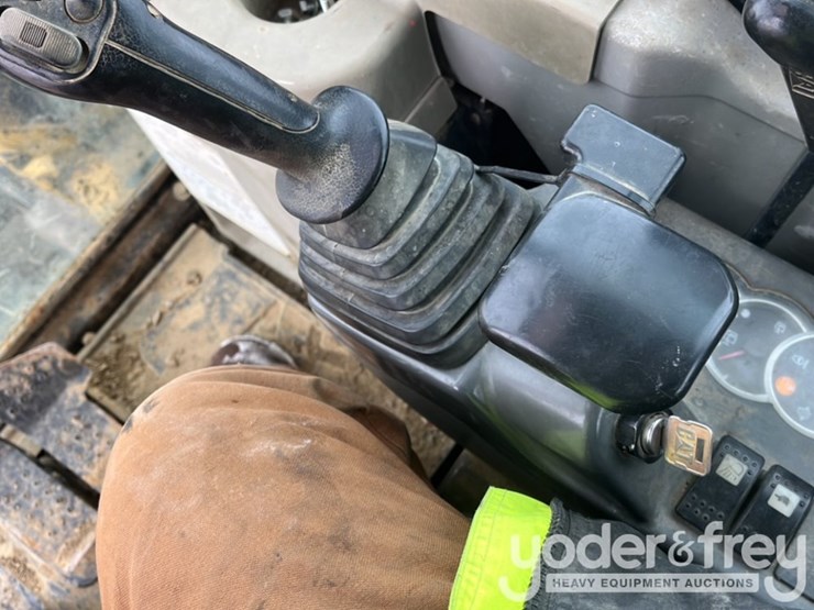 caterpillar-305-image-27