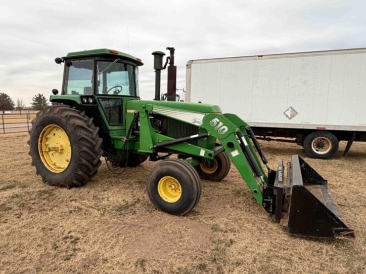 john-deere-4440-image-1