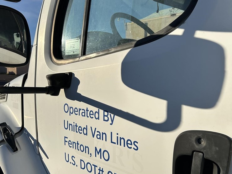 2007-freightliner-business-class-m2-106-image-40