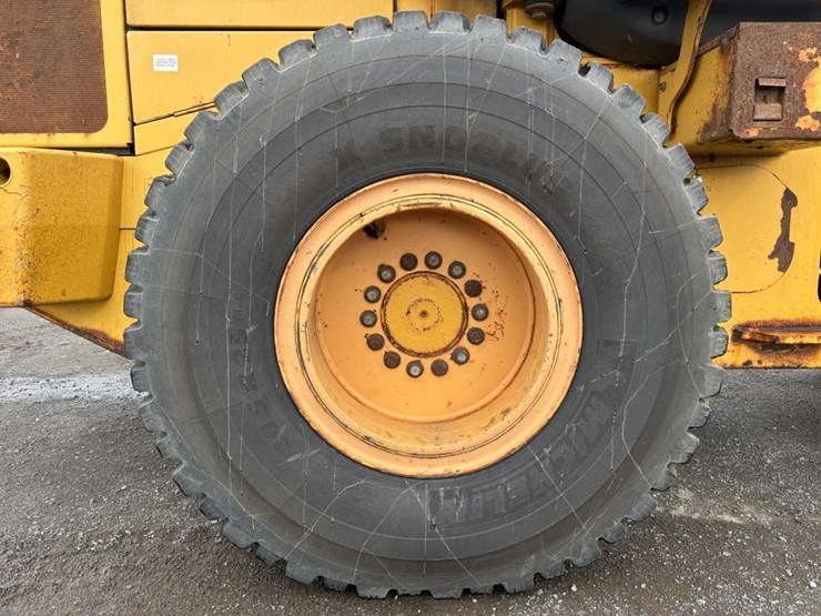 2005-deere-624j-image-20