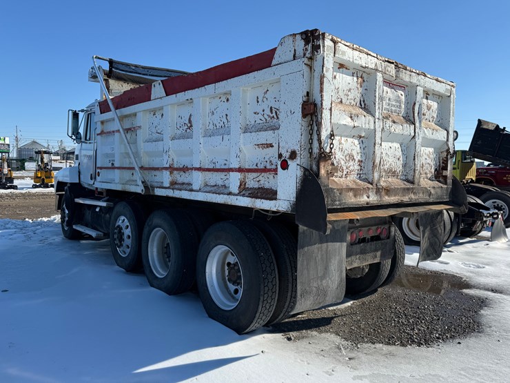 1996-mack-ch613-image-6