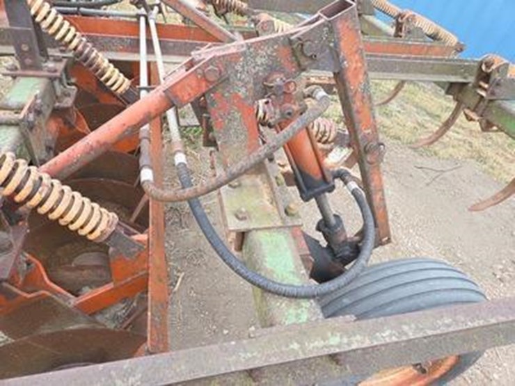 glencoe-soil-saver-7-shank-disc-chisel-image-7