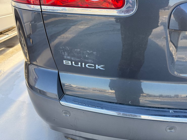 2012-buick-enclave-image-8