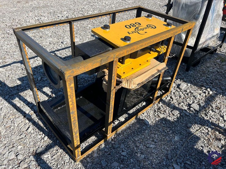 2026-agt-pd680-pz-skid-steer-breaker-attachment-image-6