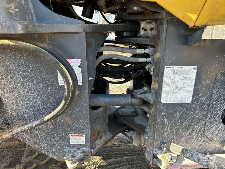 2013-komatsu-wa320-image-22