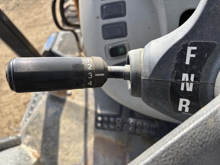 2018-case-580sn-image-13